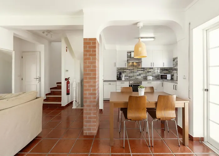 Juno Atouguia Da Baleia